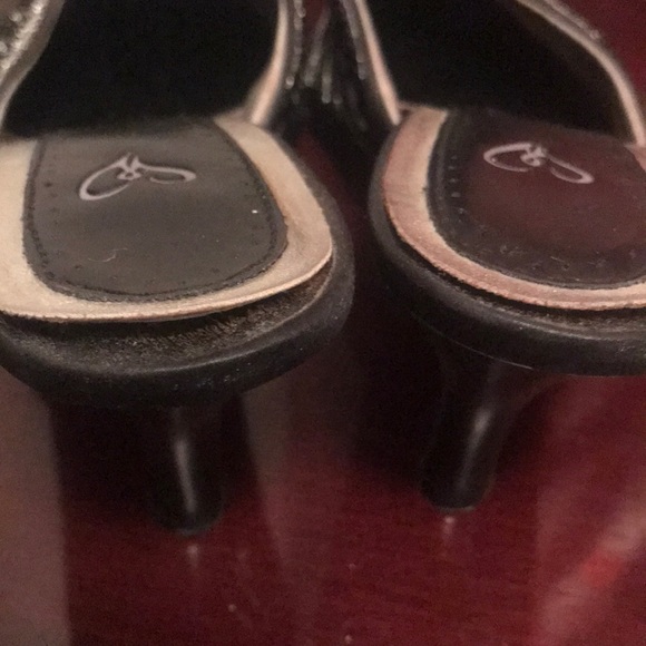 Cute beaded slide on heals - Picture 5 of 6